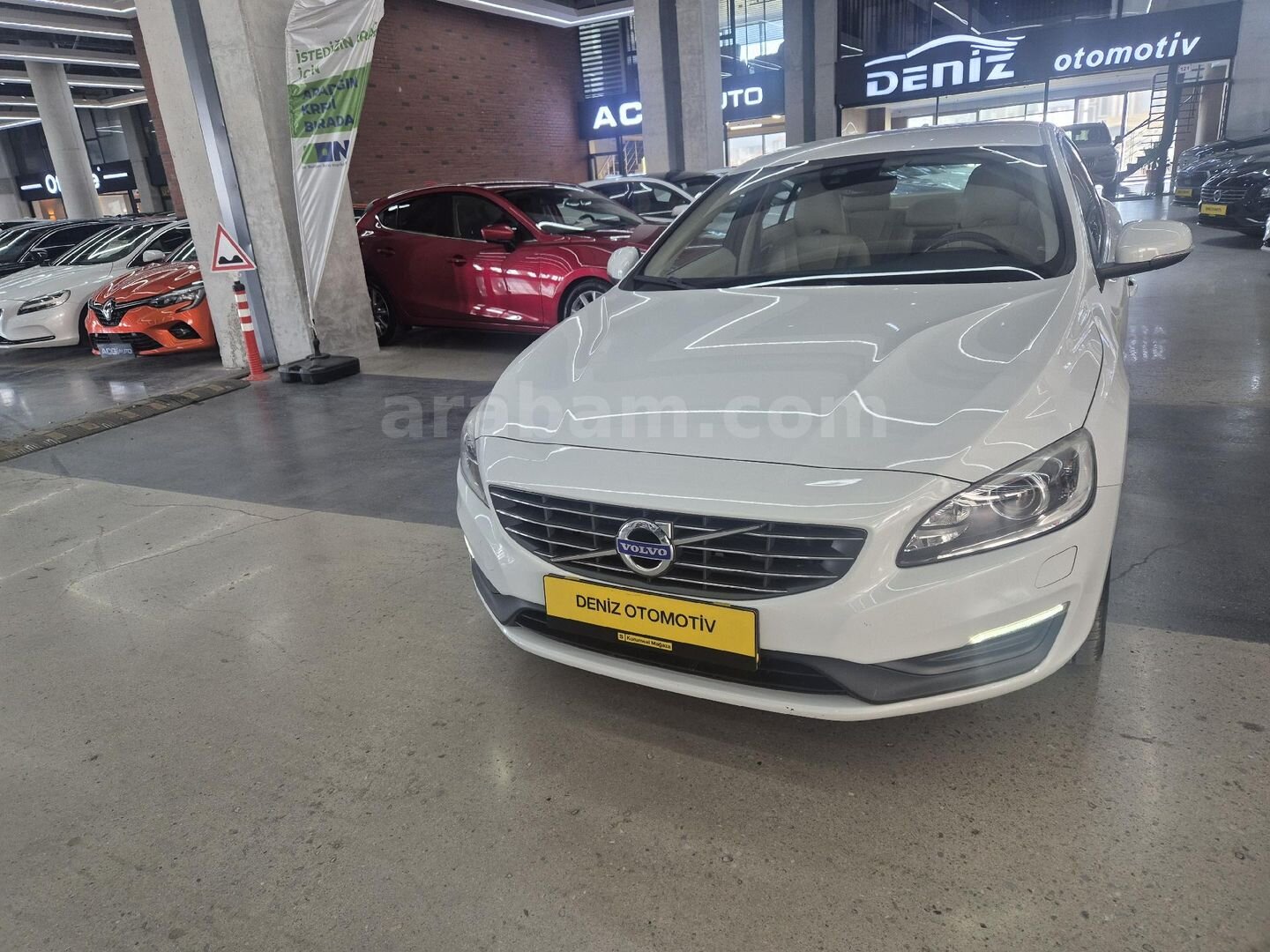 Galeriden Volvo S60 1.5 T3 Premium 2017 Model Ankara 112.000 km Beyaz 5