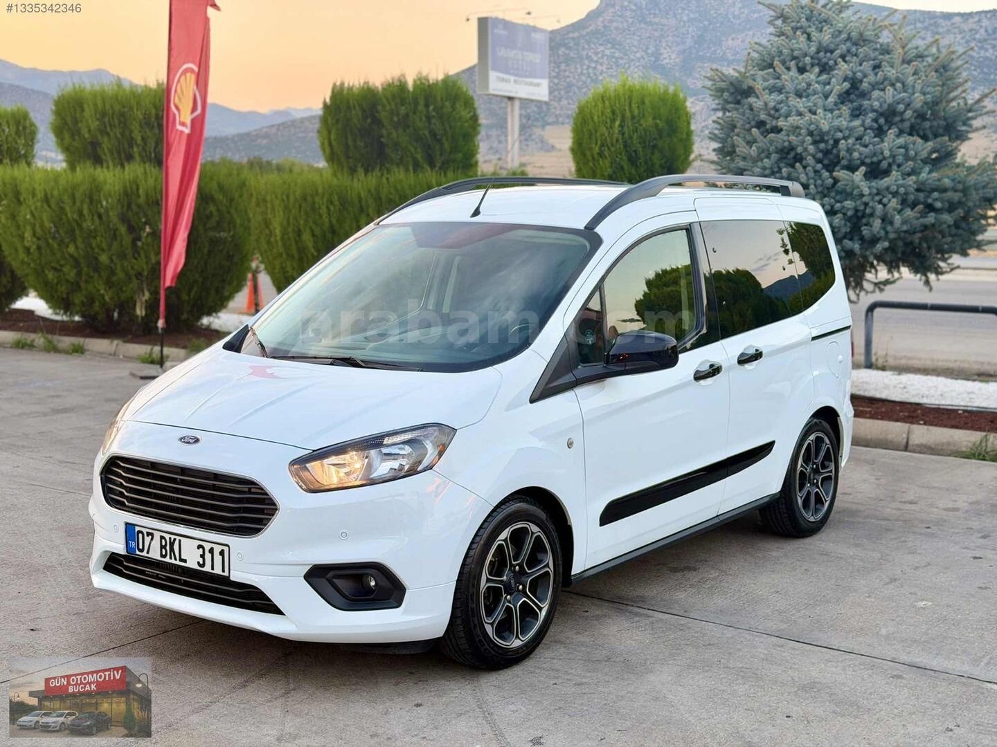 2023 FORD COURİER 1,5 46,BİN KM TİTANYUM PLUS SINIF TEMİZLİKTE 2