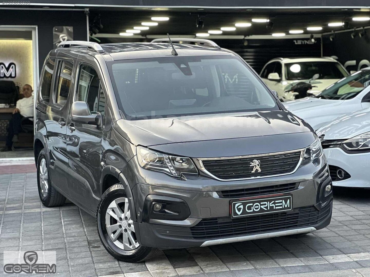 Galeriden Peugeot Rifter 1.5 BlueHDI Allure 2019 Model Kütahya 99.000 km Füme 3