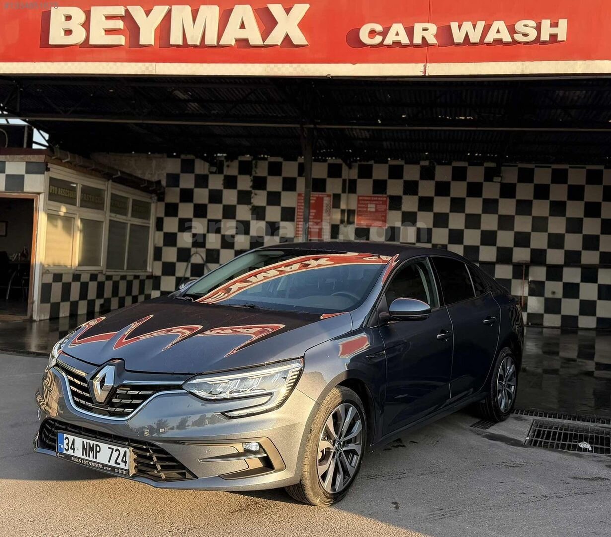 Galeriden Renault Megane 1.3 TCe Icon 2025 Model İstanbul 15.100 km Füme 2