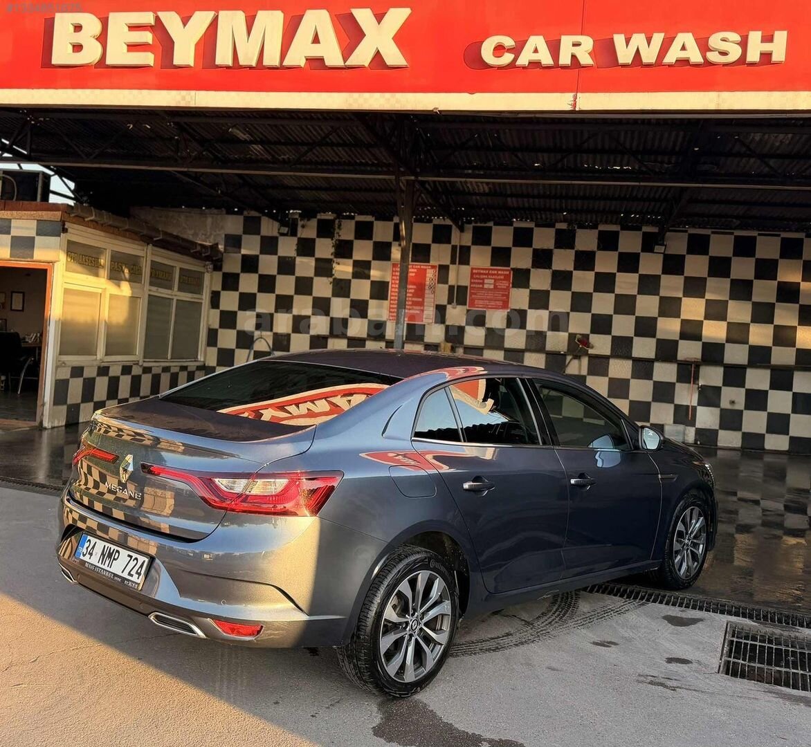 Galeriden Renault Megane 1.3 TCe Icon 2025 Model İstanbul 15.100 km Füme 6