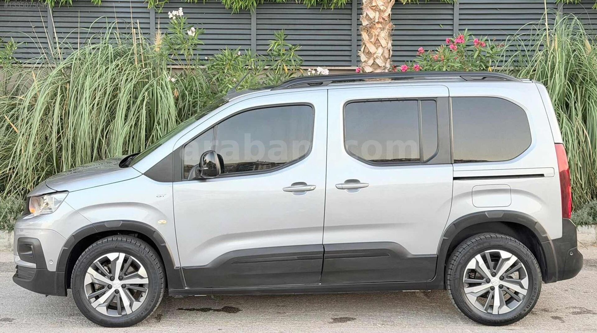 Galeriden Peugeot Rifter 1.5 BlueHDI GT 2023 Model Balıkesir 94.500 km Gri 5