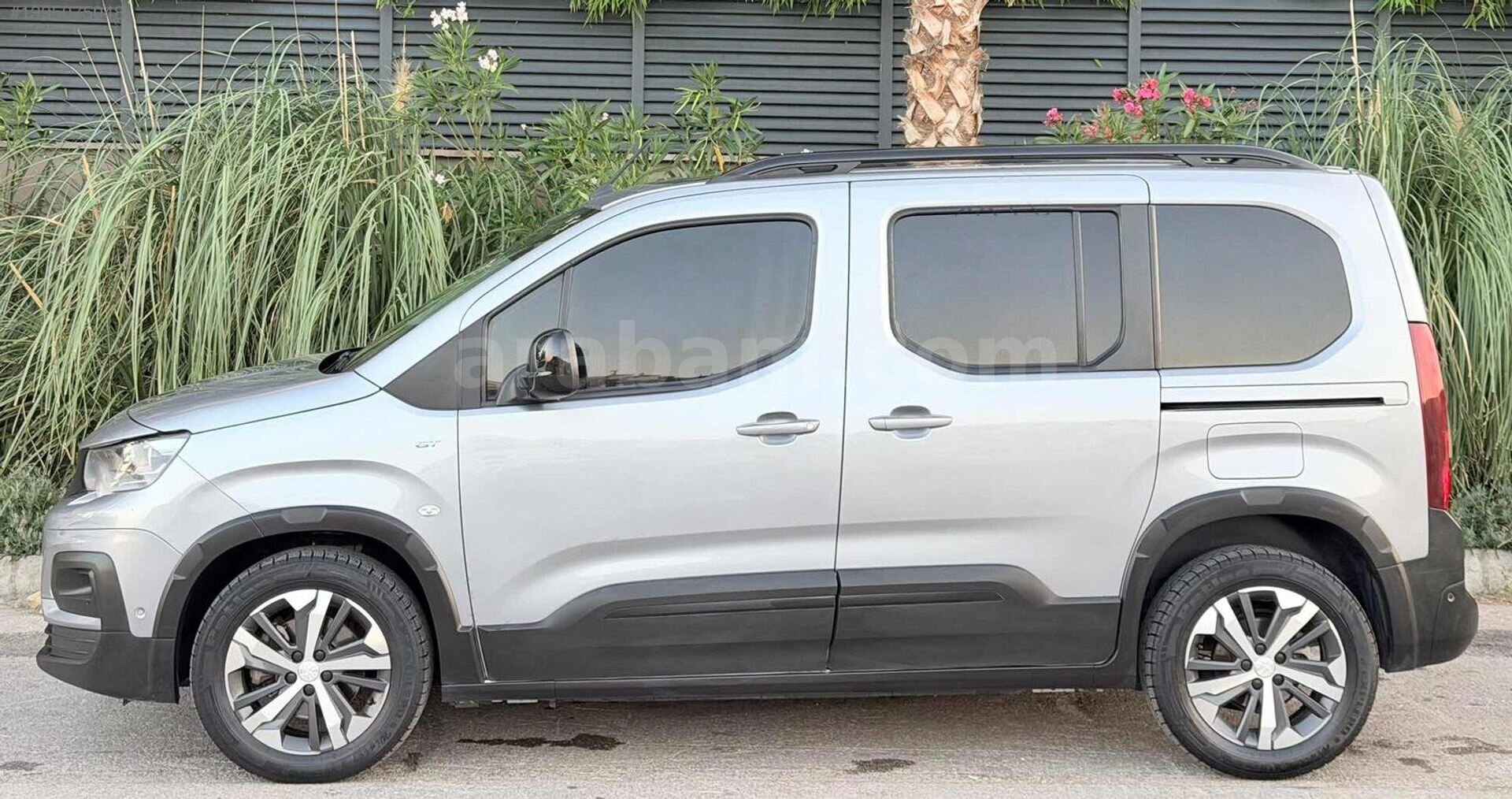 Galeriden Peugeot Rifter 1.5 BlueHDI GT 2023 Model Balıkesir 94.500 km Gri 6