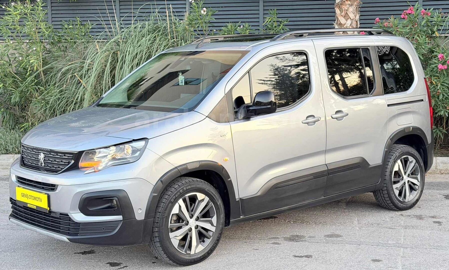 Galeriden Peugeot Rifter 1.5 BlueHDI GT 2023 Model Balıkesir 94.500 km Gri 2
