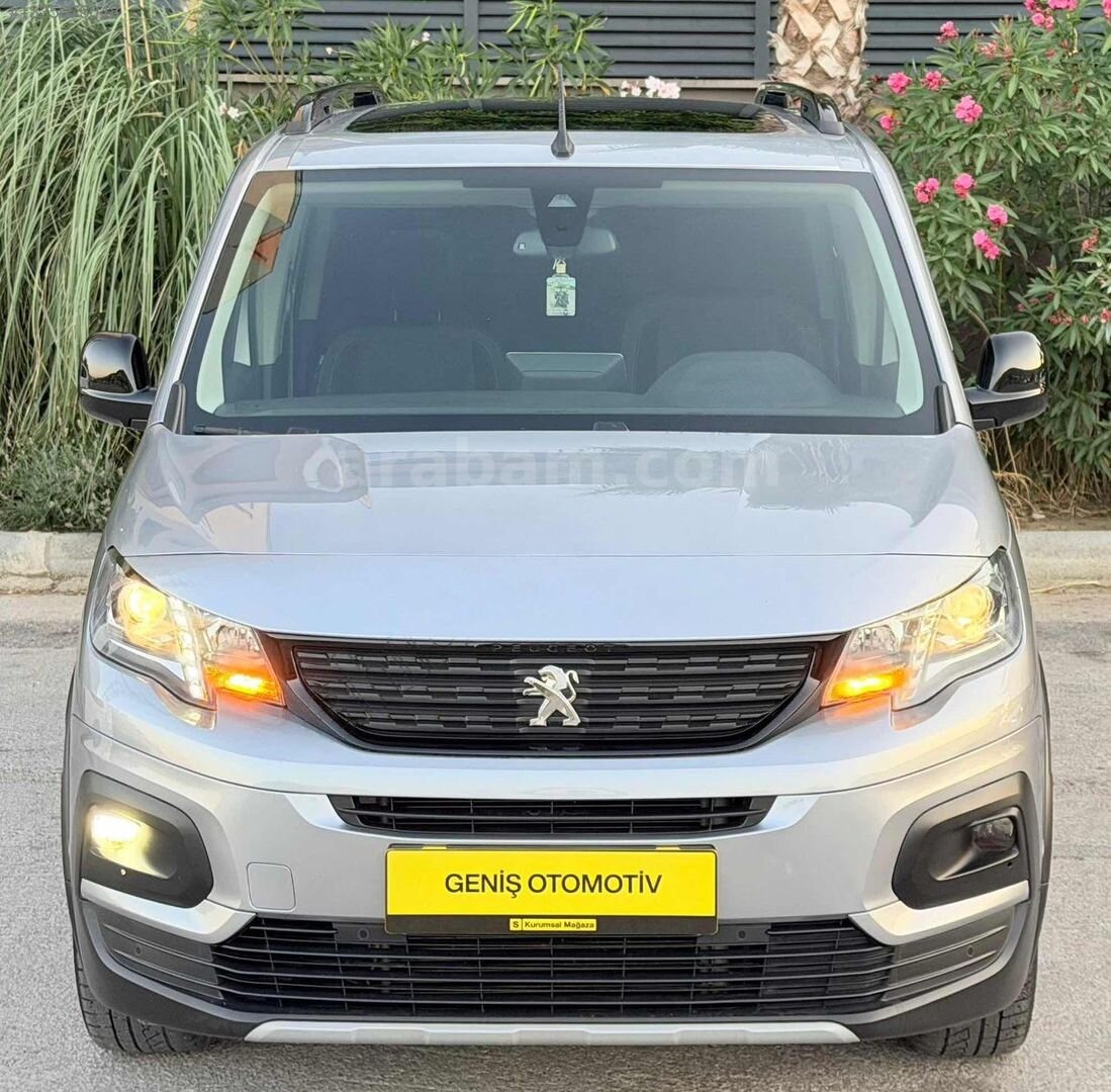 Galeriden Peugeot Rifter 1.5 BlueHDI GT 2023 Model Balıkesir 94.500 km Gri 3