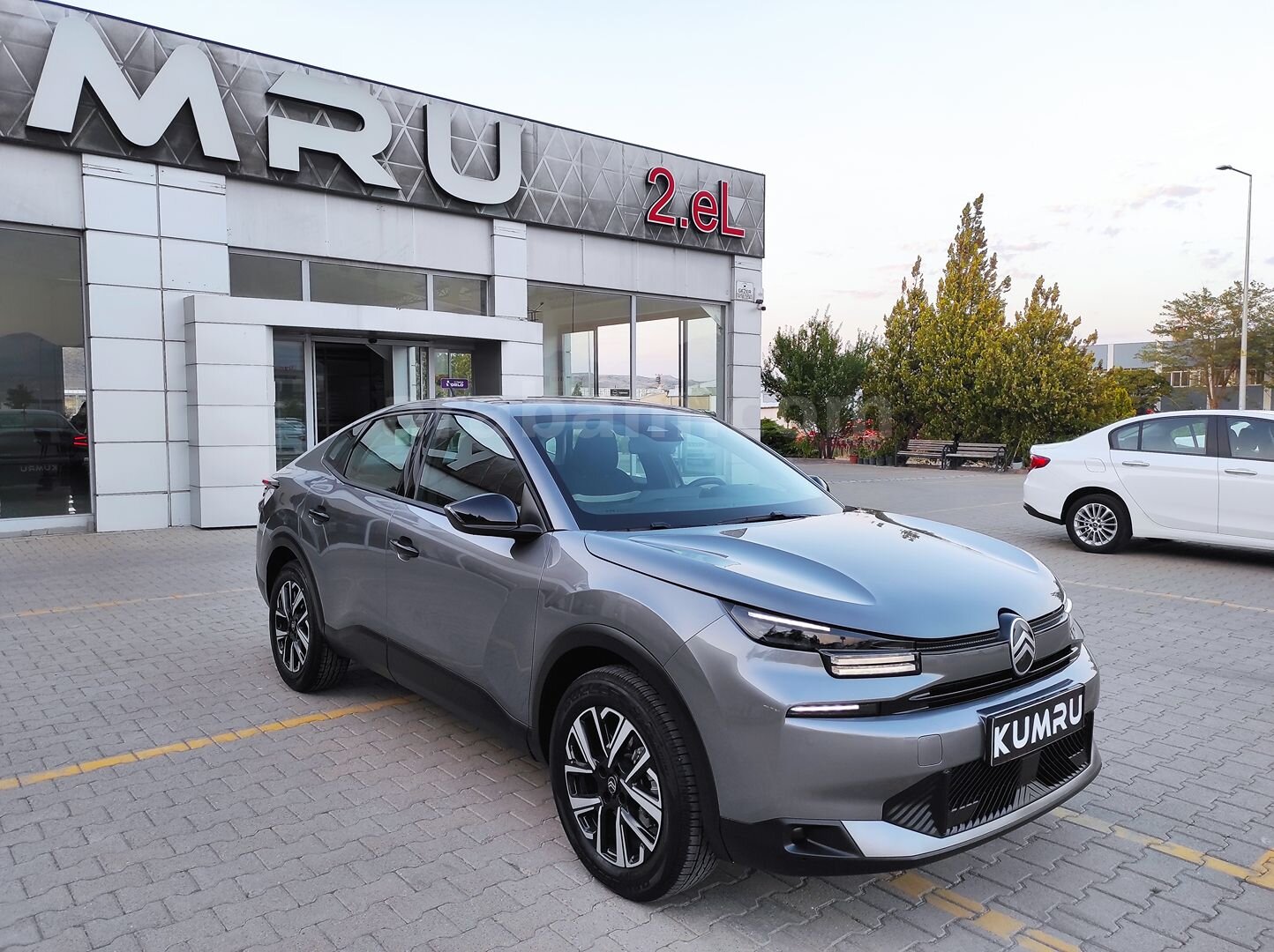 Galeriden Citroen C4 X 1.2 PureTech Max 2025 Model Kayseri 15.000 km Gri 3