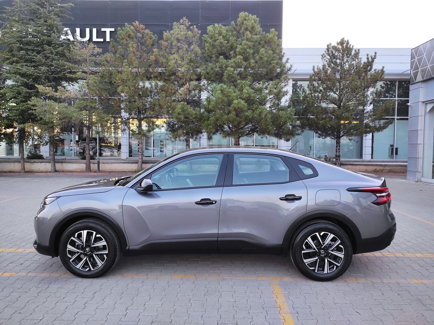 Galeriden Citroen C4 X 1.2 PureTech Max 2025 Model Kayseri 15.000 km Gri 7