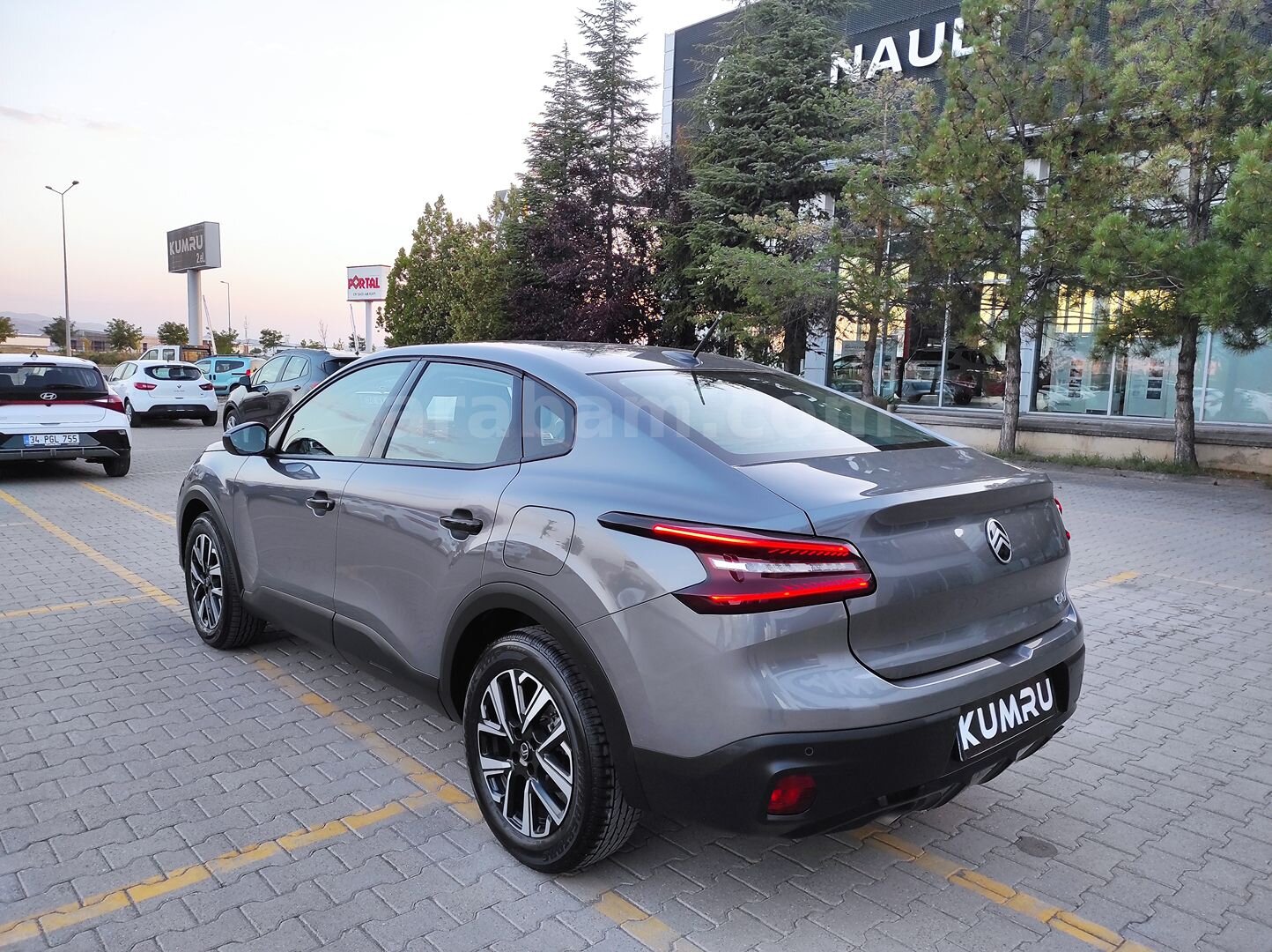Galeriden Citroen C4 X 1.2 PureTech Max 2025 Model Kayseri 15.000 km Gri 4