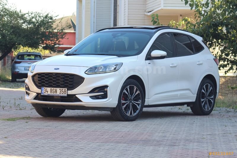 BOYASIZ 2023 KUGA 1.5 182 HP TAM OTOMATİK ST LİNE TEKNOLOJİ PKT
