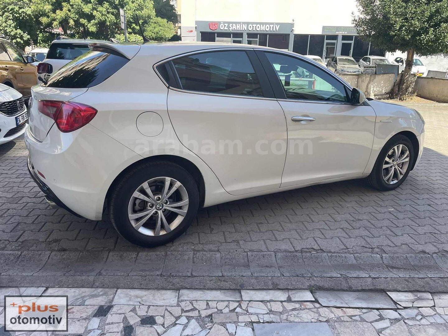 Galeriden Alfa Romeo Giulietta 1.4 TB MultiAir Distinctive 2012 Model İstanbul 123.200 km Beyaz 7