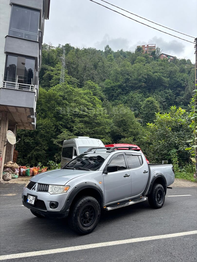 Sahibinden Mitsubishi L 200 4x2 Invite 2011 Model Rize 1
