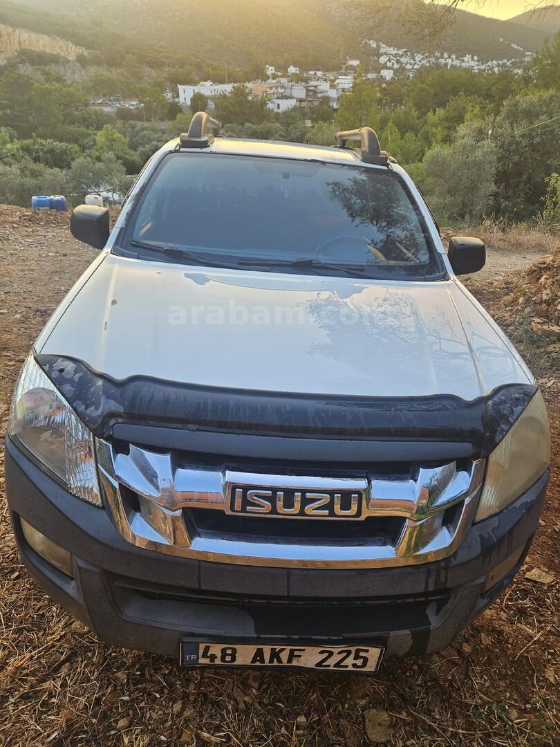 Sahibinden Isuzu D-Max 2.5 4x2 2016 Model 181.000 km Beyaz 2