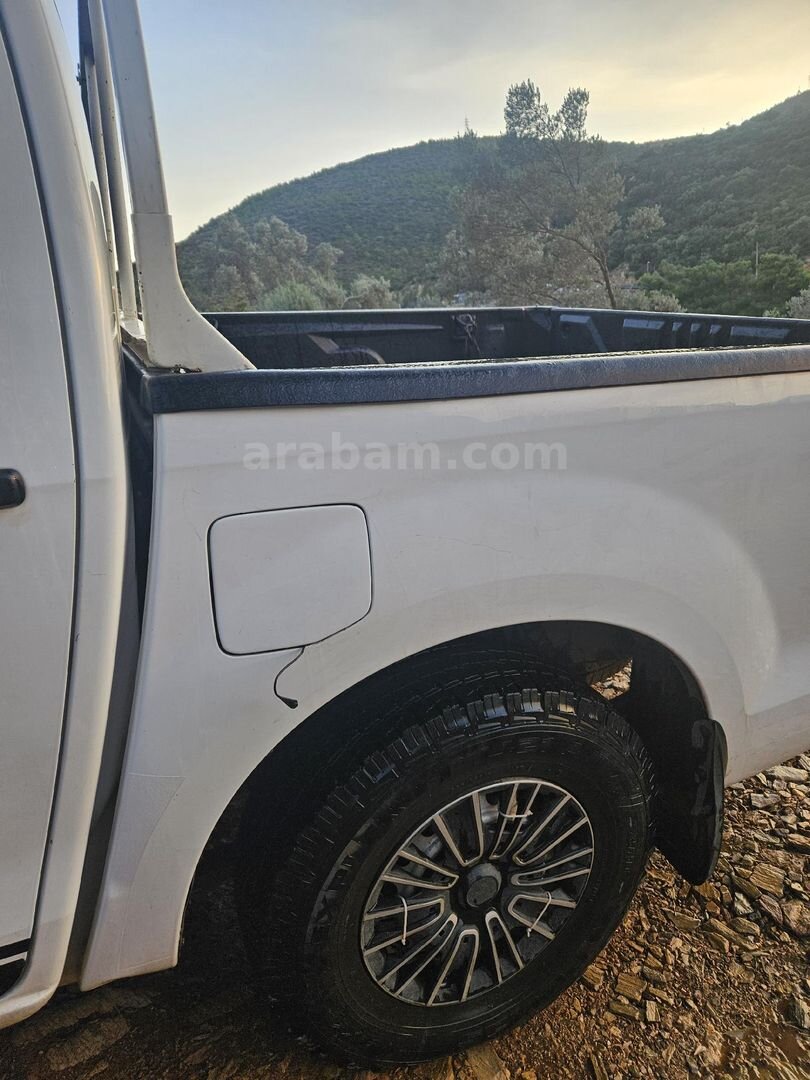 Sahibinden Isuzu D-Max 2.5 4x2 2016 Model 181.000 km Beyaz 4