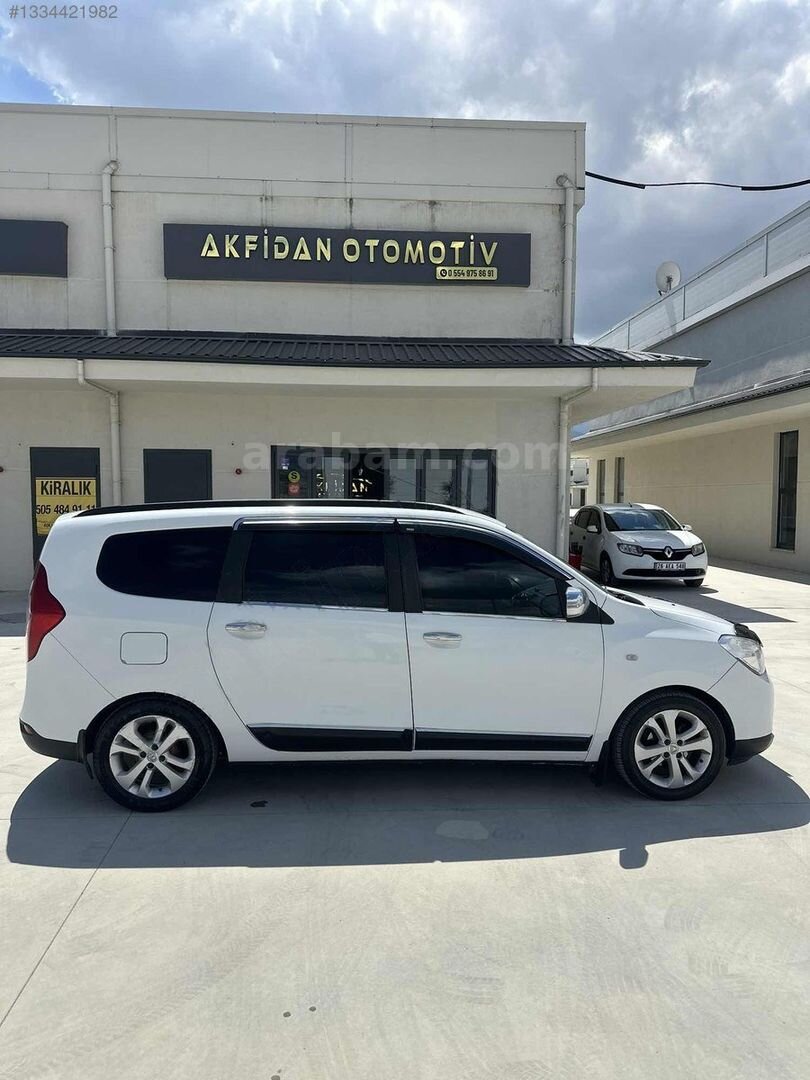 AKFİDAN OTOMOTİV'DEN EMSALSİZ MASRAFSIZ OTOMOBİL RUHSATLI DACİA 3