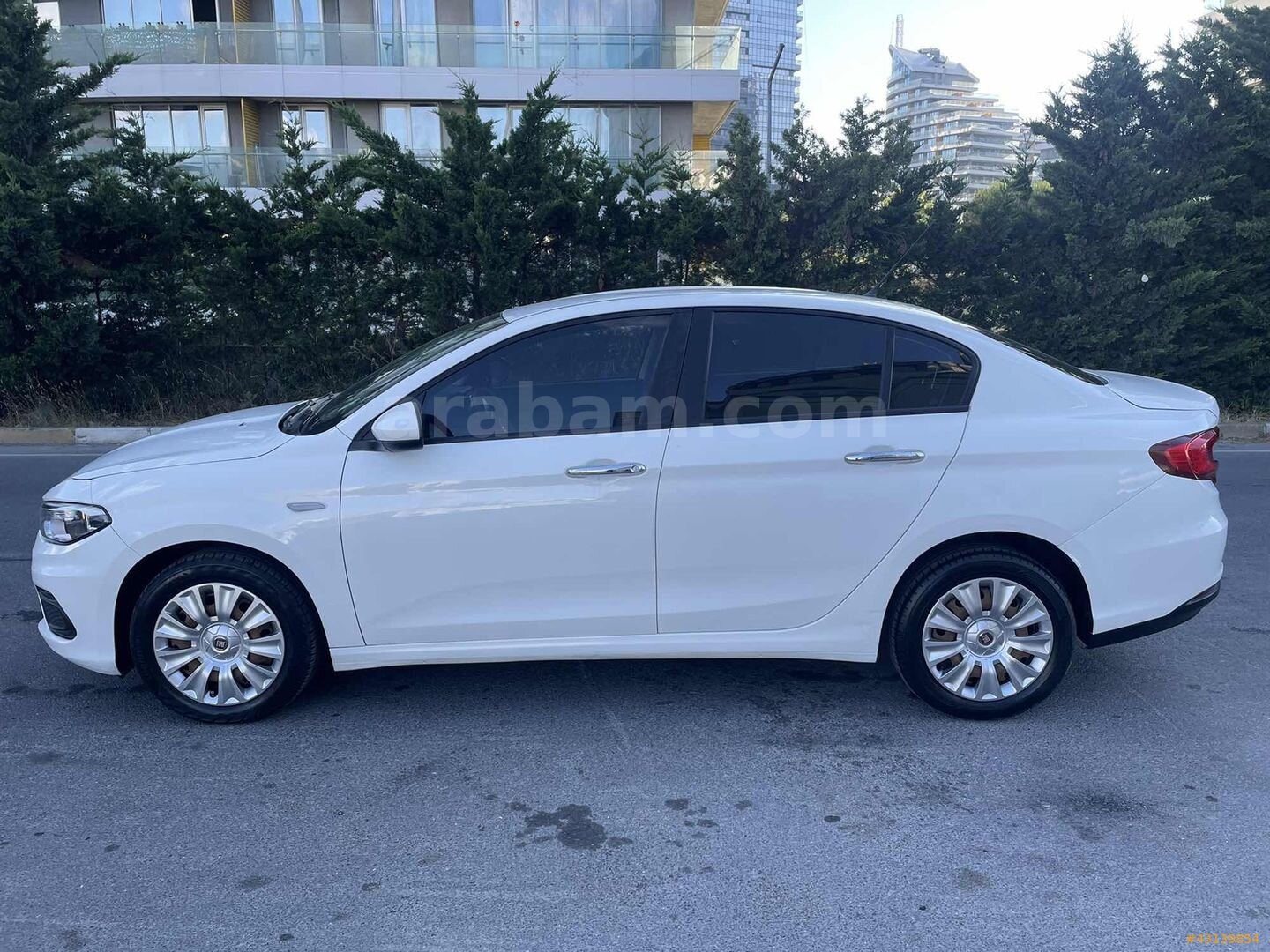 Galeriden Fiat Egea 1.3 Multijet Easy 2018 Model İstanbul 216.000 km Beyaz 3