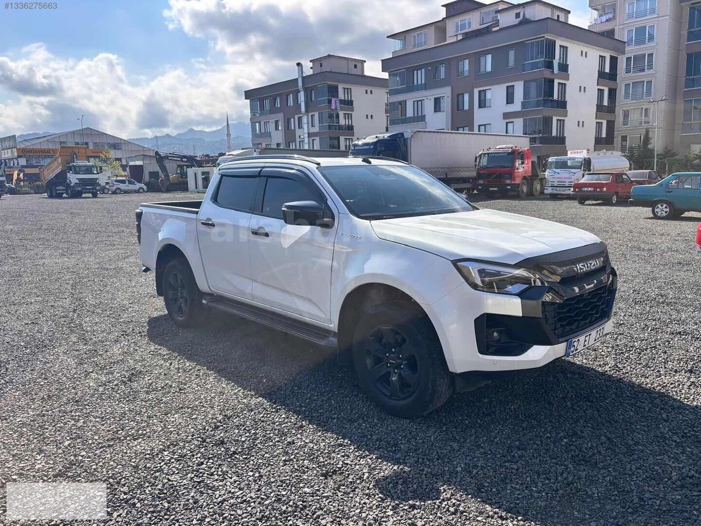 ÖZLER OTOMOTİV'DEN D-Max 4x4 V-cross ilk sahibinden 3