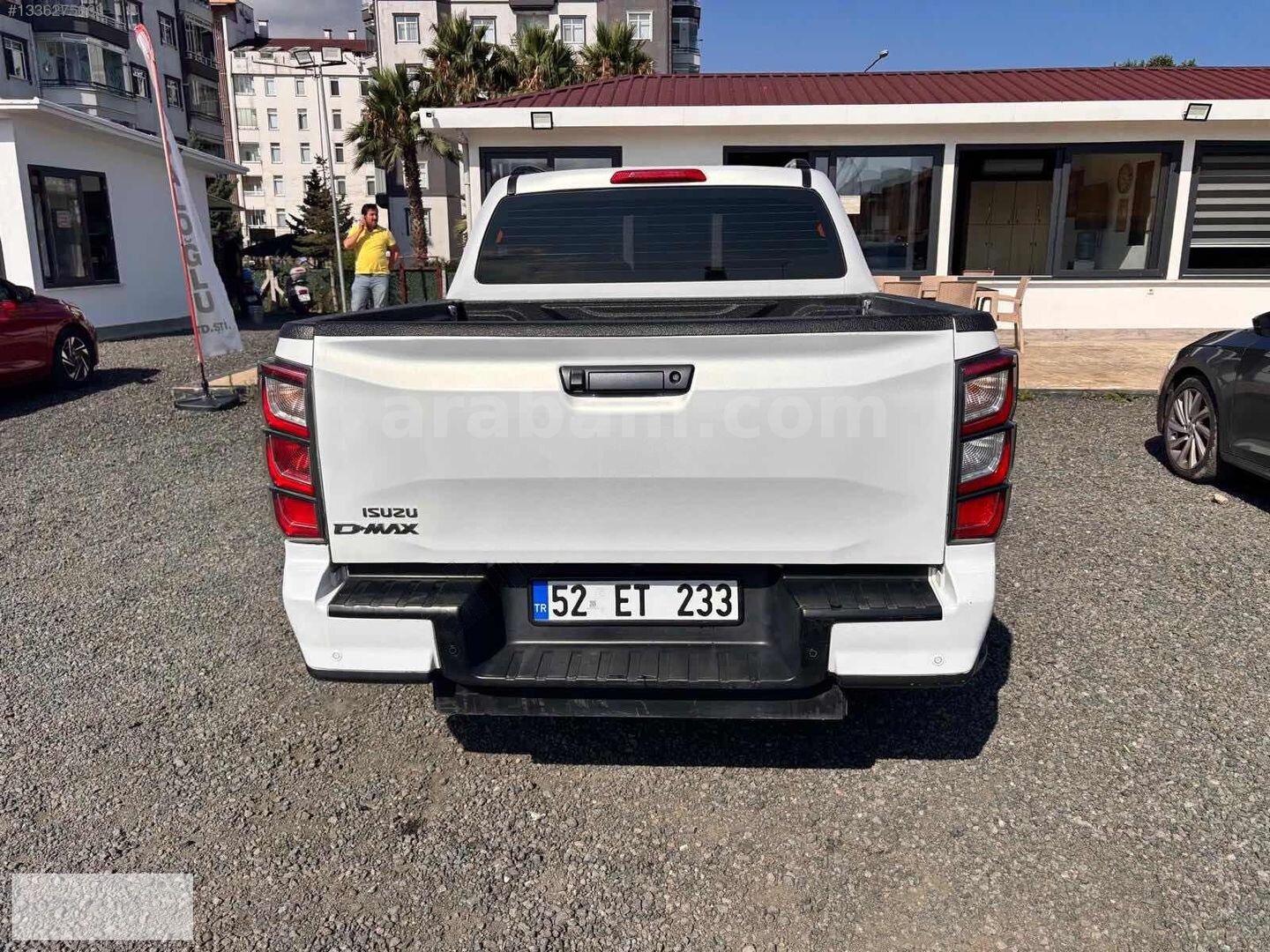 ÖZLER OTOMOTİV'DEN D-Max 4x4 V-cross ilk sahibinden 5
