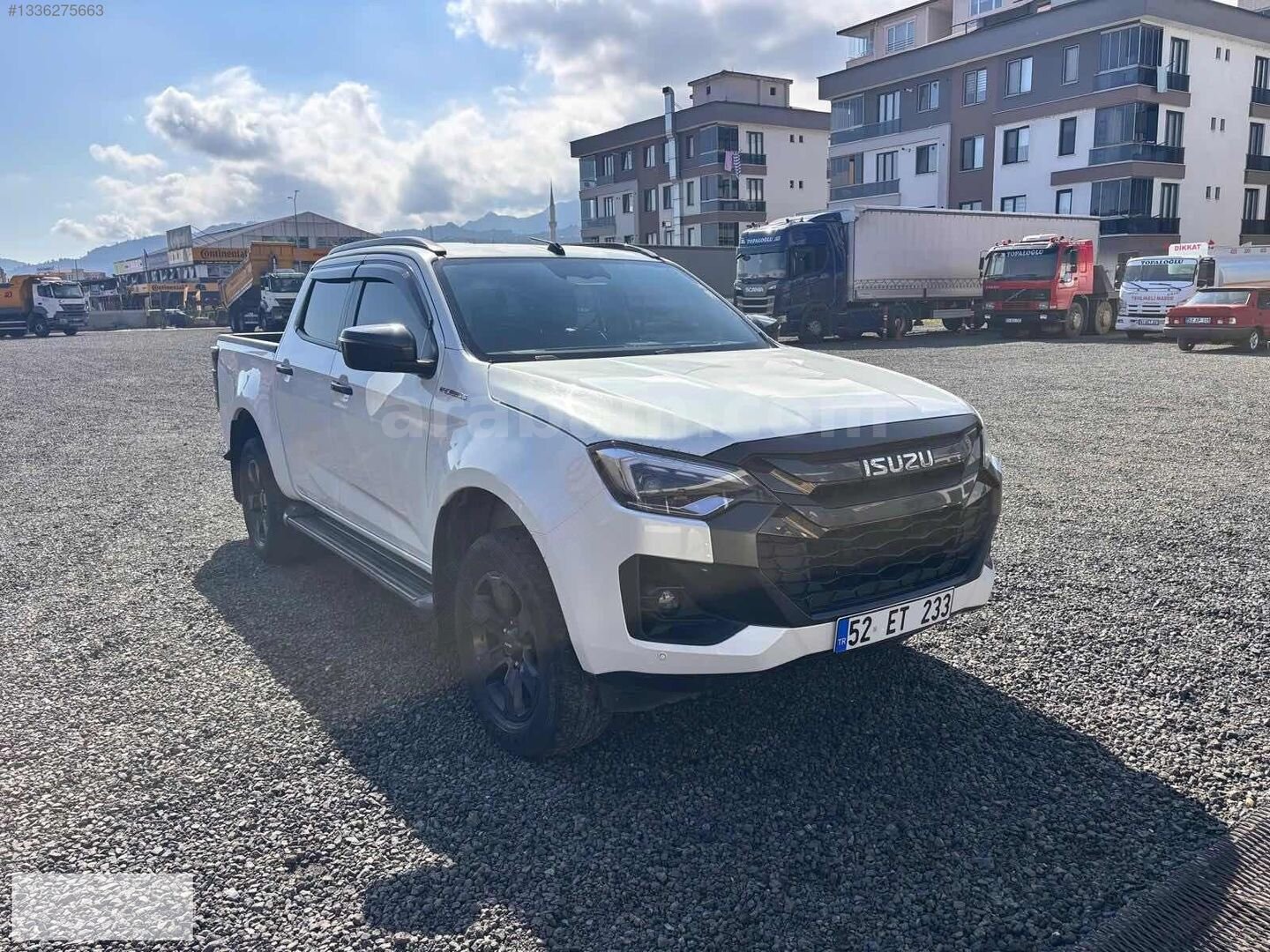 ÖZLER OTOMOTİV'DEN D-Max 4x4 V-cross ilk sahibinden 2