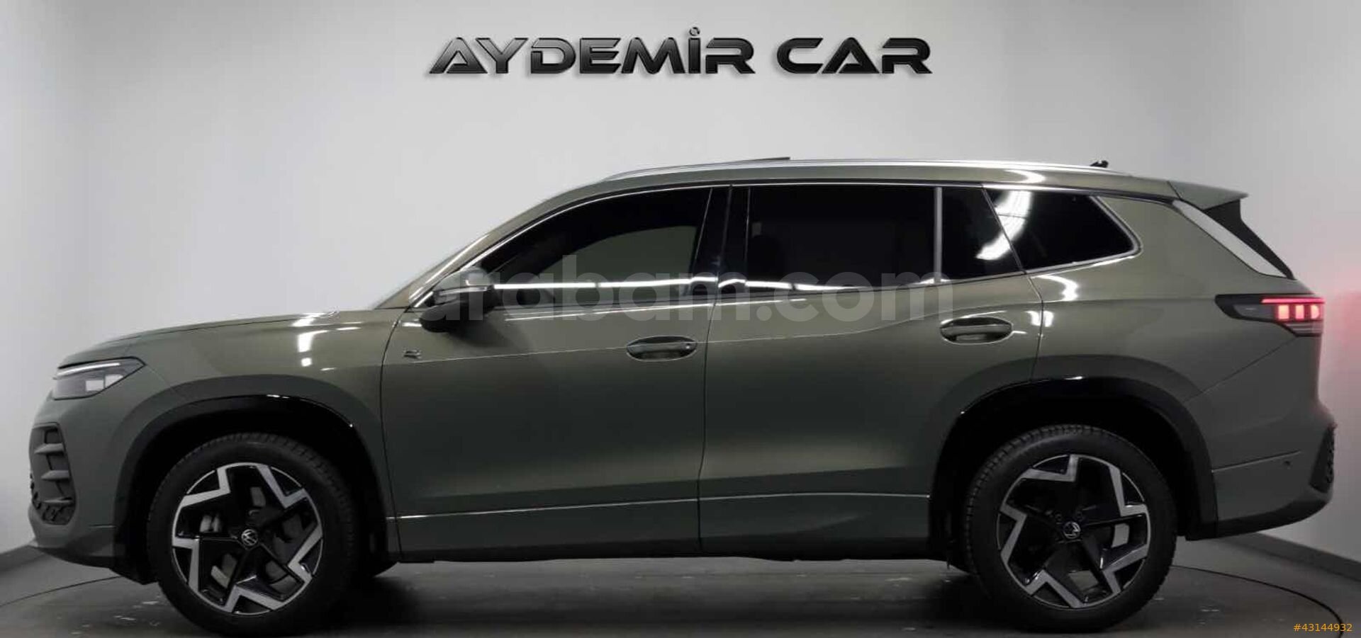 Galeriden Volkswagen Tayron 1.5 e-TSI R Line 2025 Model İstanbul 25.000 km Yeşil 4