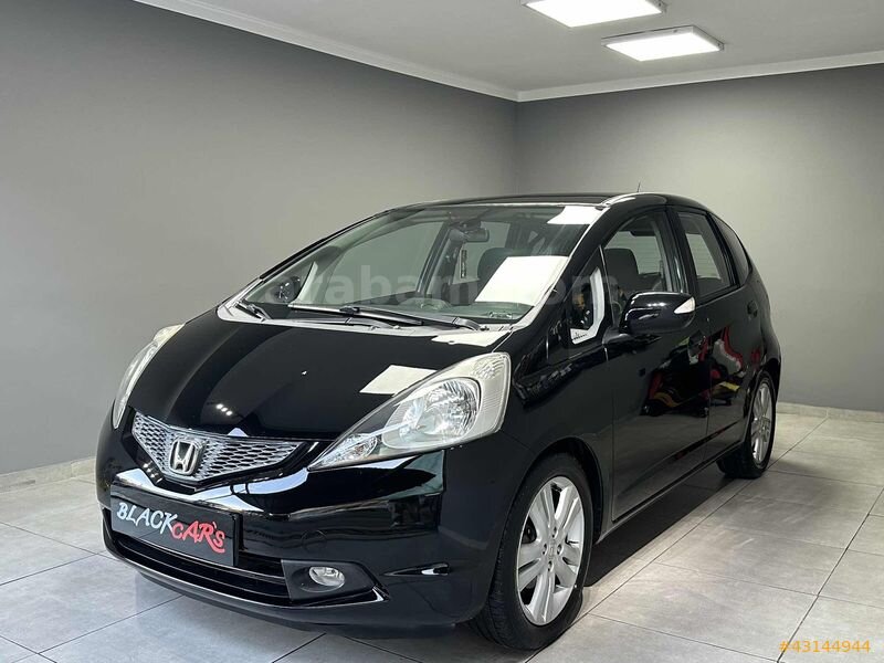 2011 JAZZ 1.4 FUN PLUS OTOMATİK CAM TAVANLI 146.000 KM EMSALSİZ
