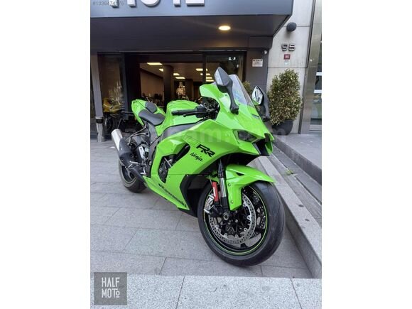 Galeriden Kawasaki Ninja ZX-10RR 2024 Model İstanbul 6.001 km