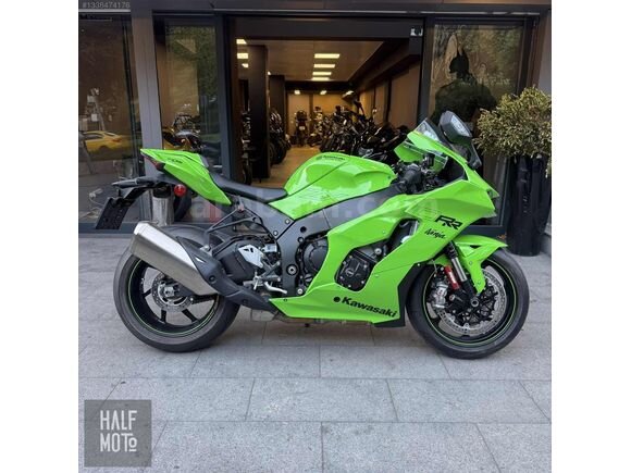 Galeriden Kawasaki Ninja ZX-10RR 2024 Model İstanbul 6.001 km