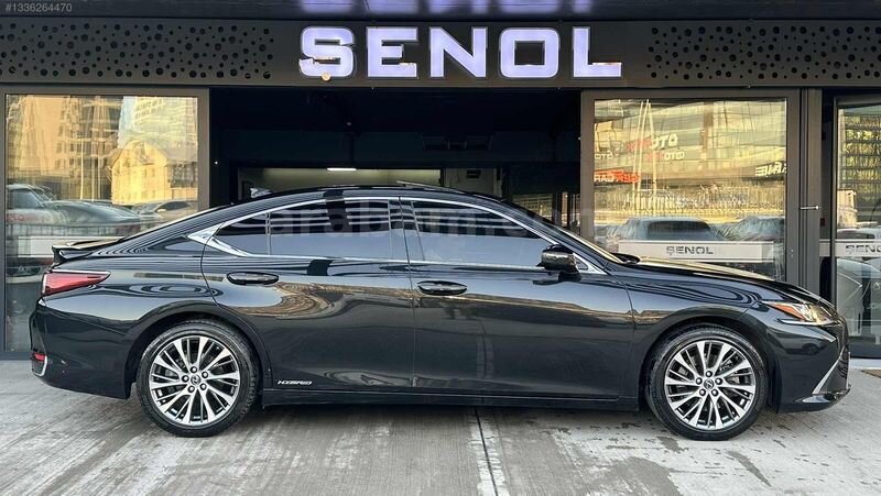 Galeriden Lexus ES 300h Executive 2020 Model Ankara 83.500 km Siyah