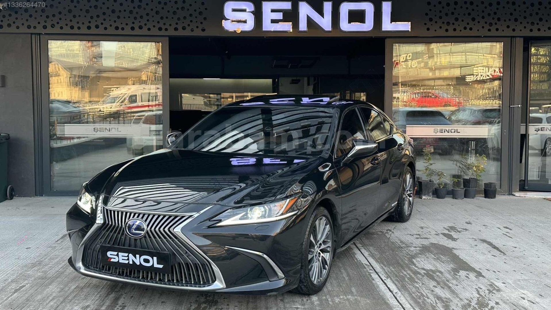 Galeriden Lexus ES 300h Executive 2020 Model Ankara 83.500 km Siyah 3