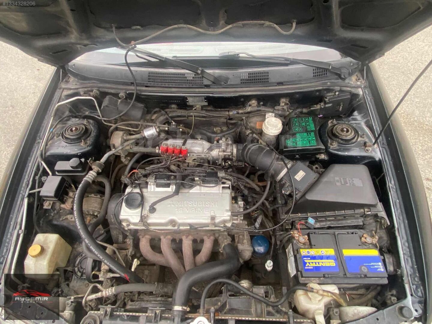 Galeriden Mitsubishi Carisma 1.6 GLX 1999 Model İstanbul 263.500 km Siyah 3