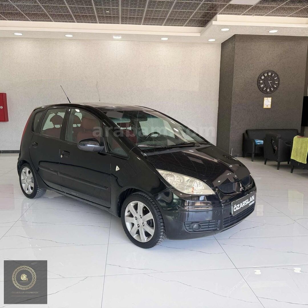 Galeriden Mitsubishi Colt 1.3 Instyle 2005 Model Ankara 191.000 km Siyah 2