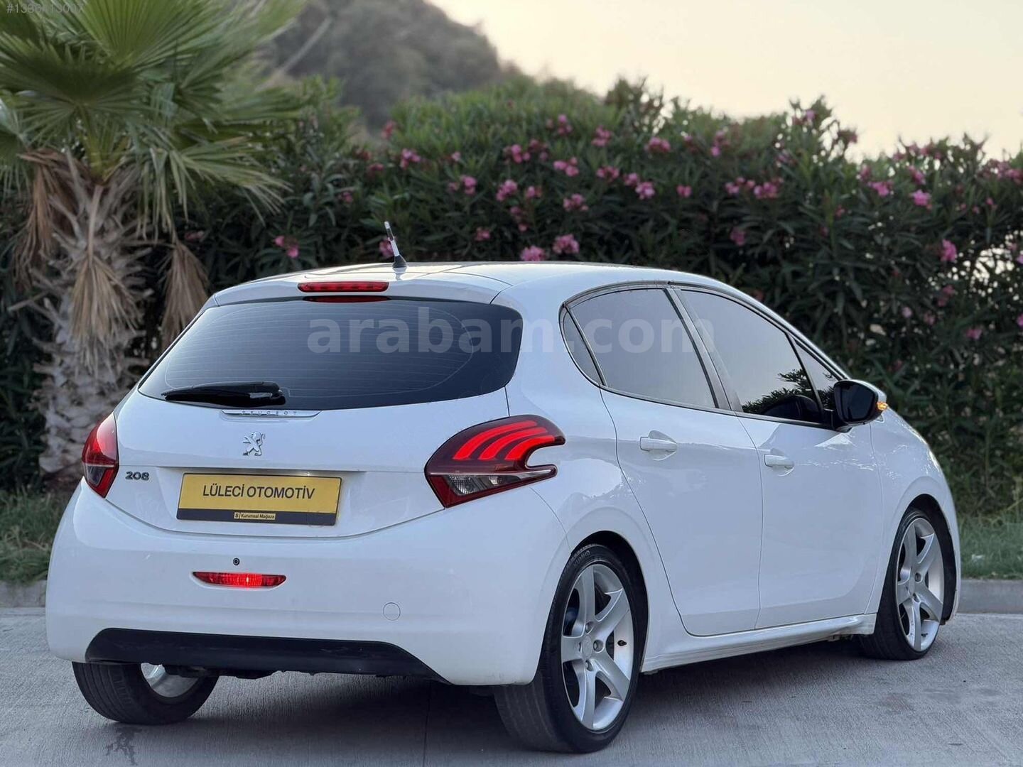 Galeriden Peugeot 208 1.2 PureTech Access 2015 Model Muğla 143.000 km Beyaz 6