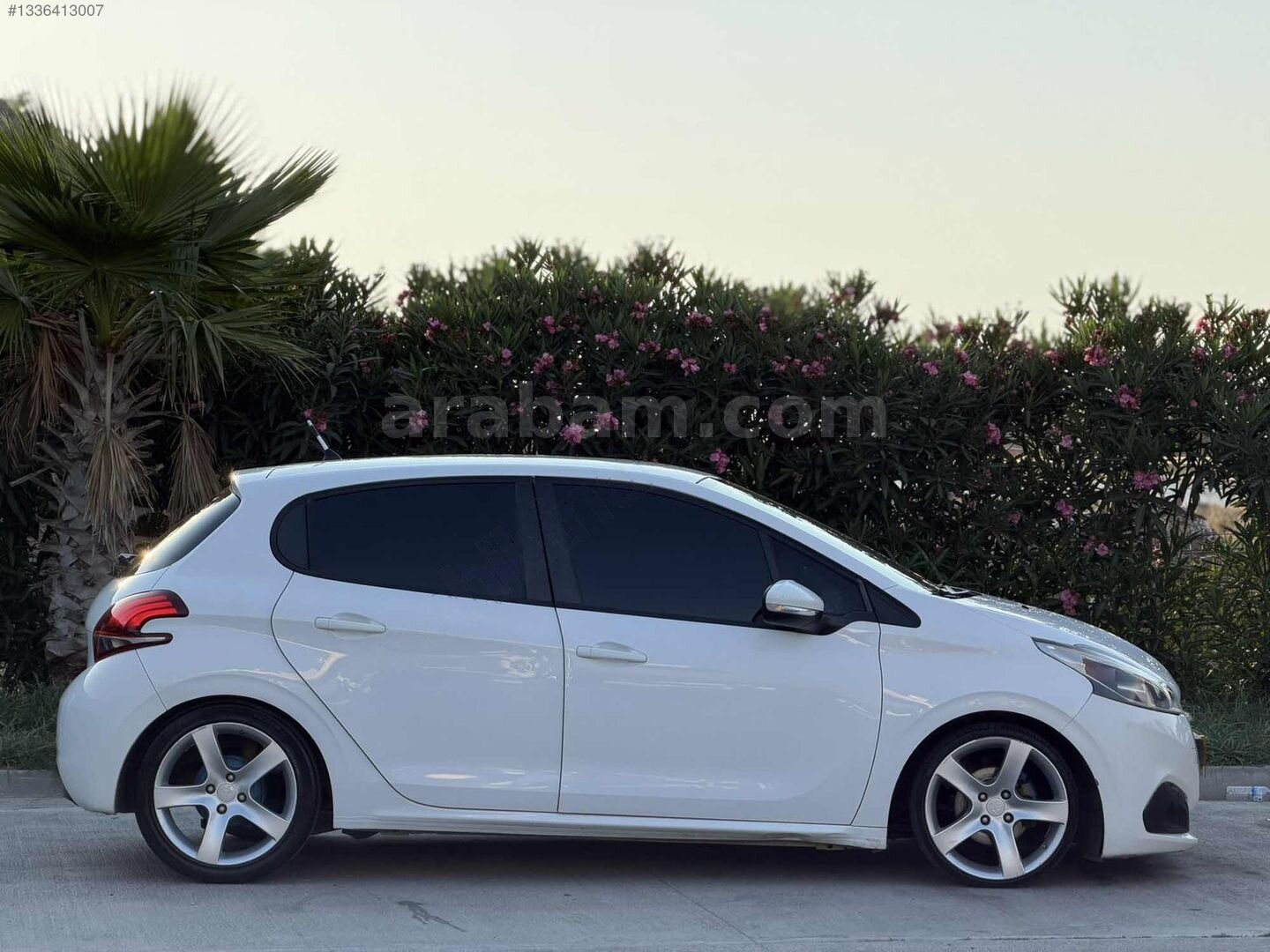 Galeriden Peugeot 208 1.2 PureTech Access 2015 Model Muğla 143.000 km Beyaz 7