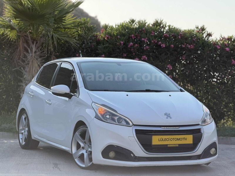 Galeriden Peugeot 208 1.2 PureTech Access 2015 Model Muğla 143.000 km Beyaz
