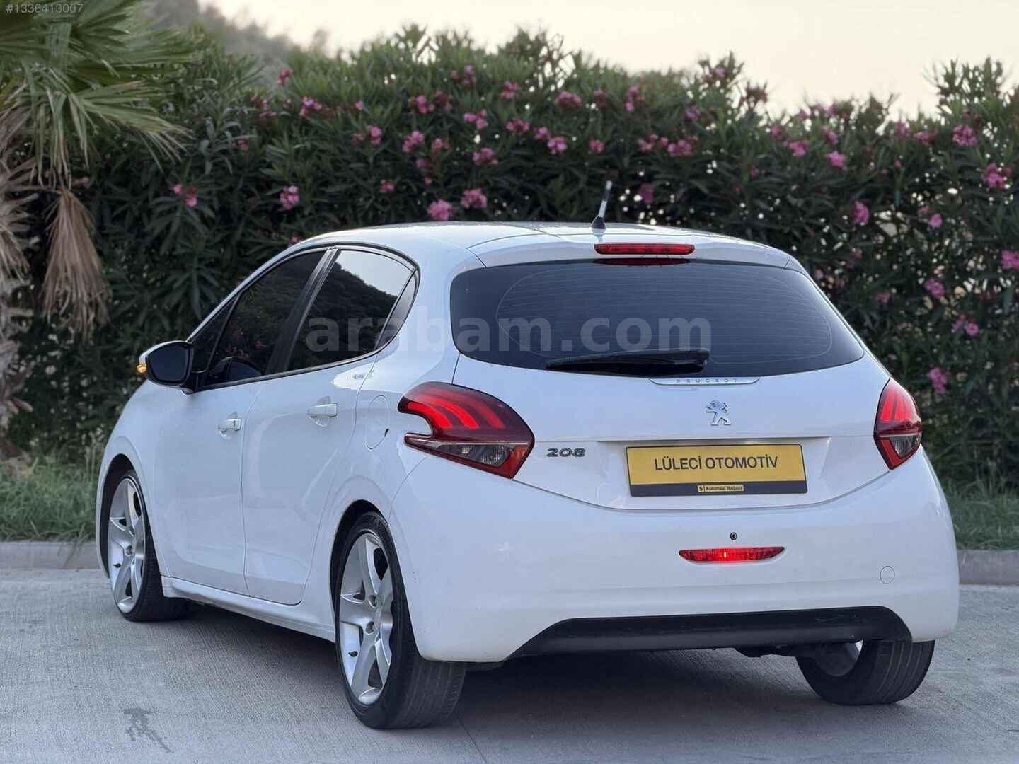 Galeriden Peugeot 208 1.2 PureTech Access 2015 Model Muğla 143.000 km Beyaz 4