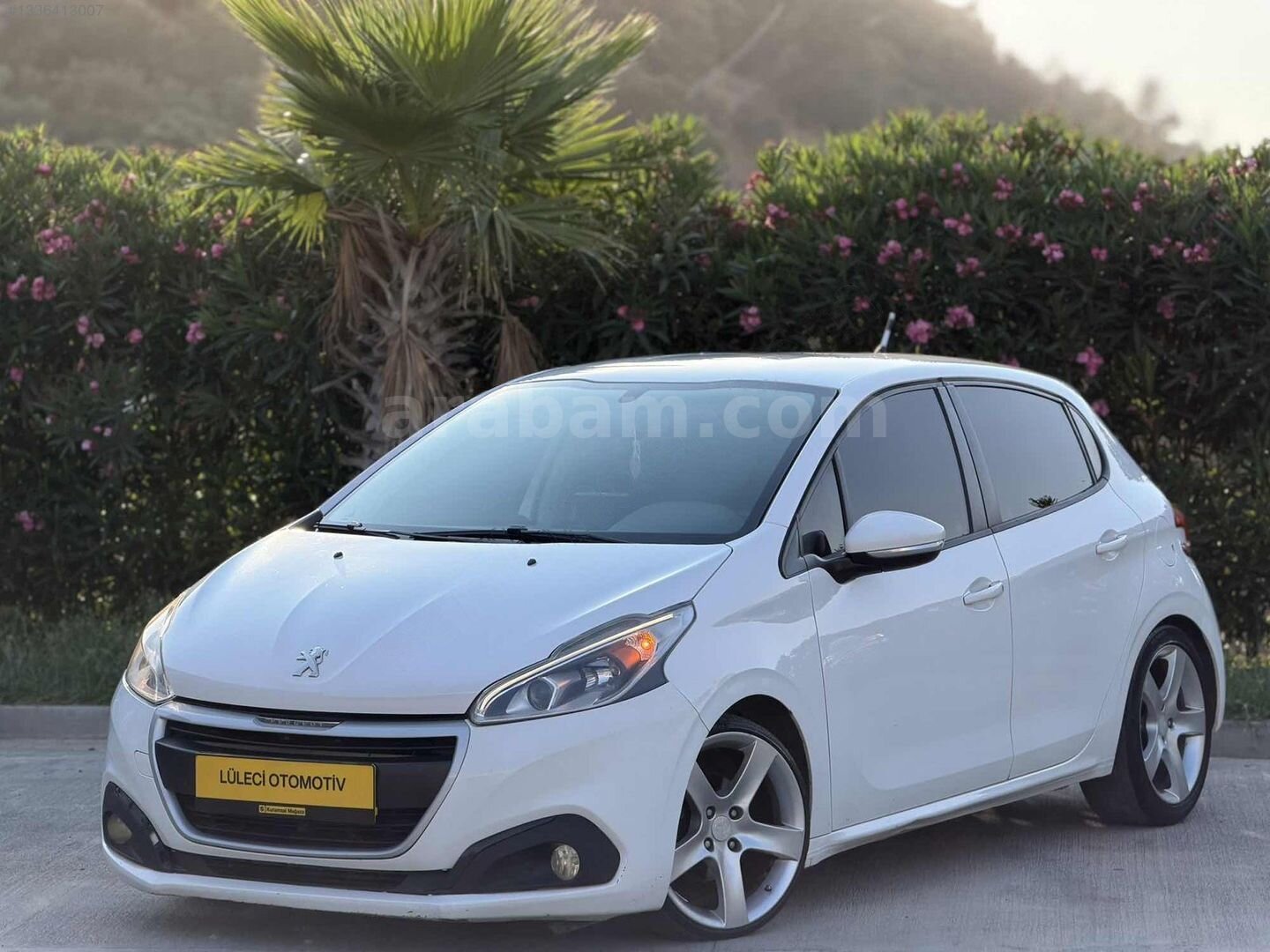Galeriden Peugeot 208 1.2 PureTech Access 2015 Model Muğla 143.000 km Beyaz 3