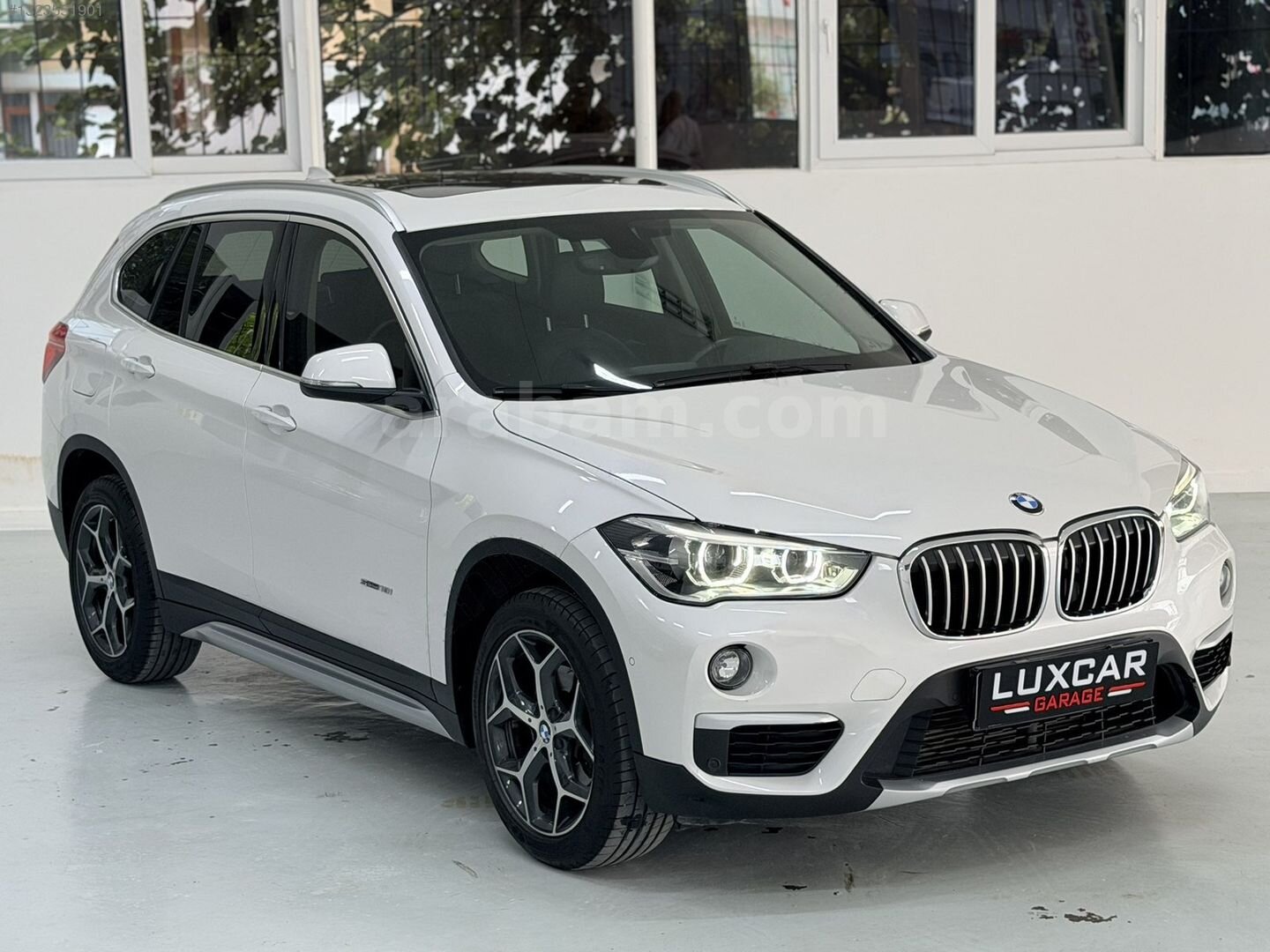 LUXCAR GARAGE / HATASIZ-BOYASIZ-TRAMERSİZ / DÜŞÜK KM 7