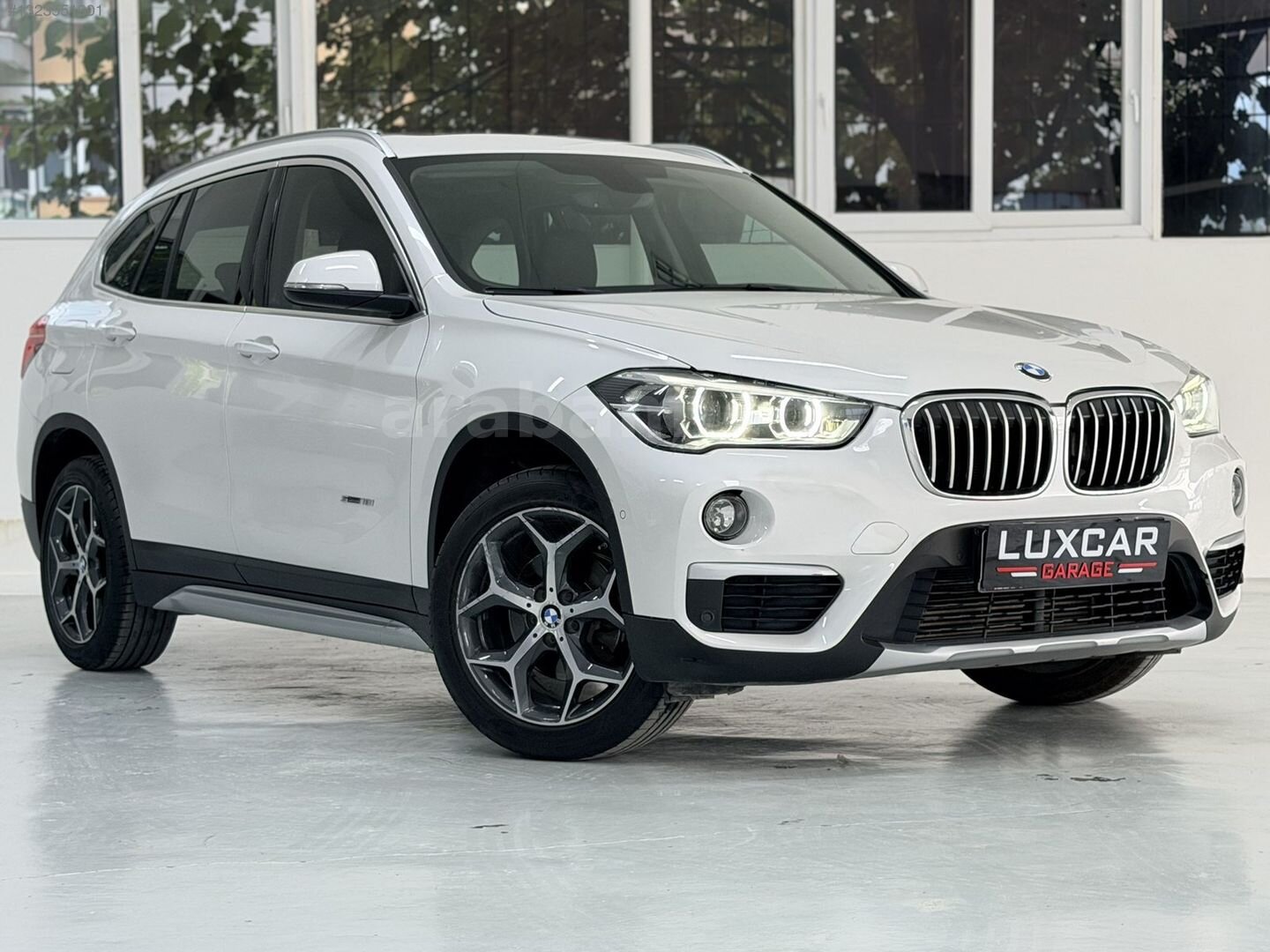 LUXCAR GARAGE / HATASIZ-BOYASIZ-TRAMERSİZ / DÜŞÜK KM 4