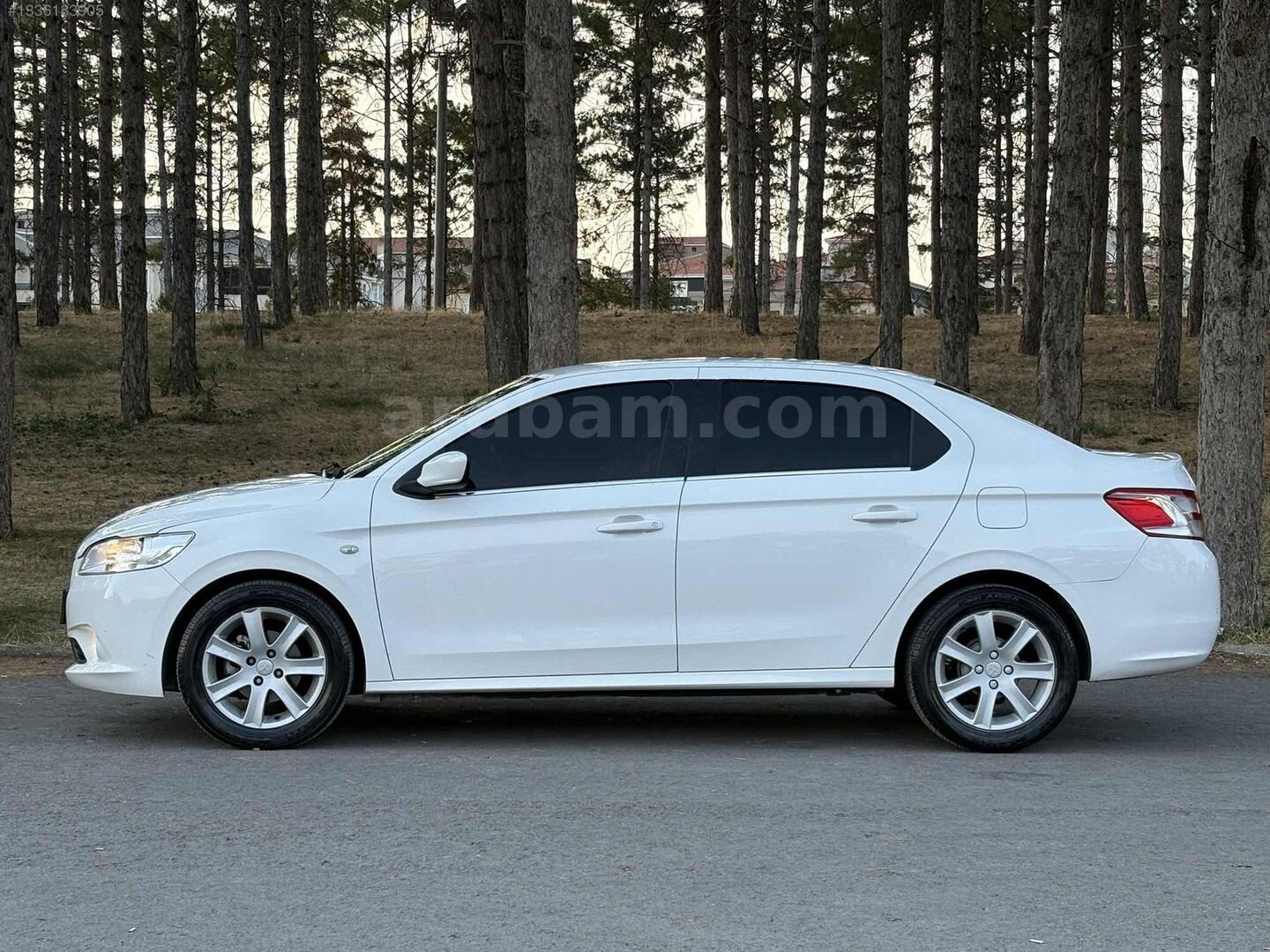 Galeriden Peugeot 301 1.6 HDi Allure 2015 Model Kırşehir 200.000 km Beyaz 3