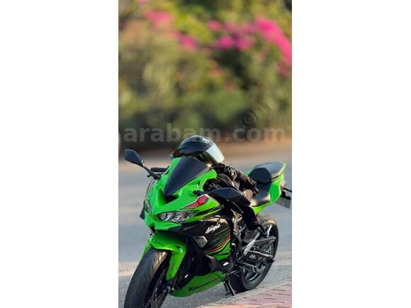 Galeriden Kawasaki Ninja ZX-4RR 2024 Model Antalya 15.000 km Yeşil