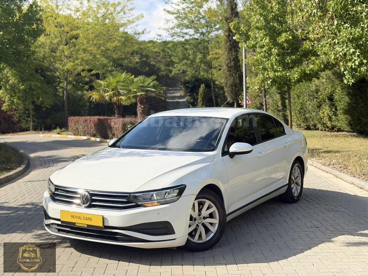 Galeriden Volkswagen Passat 1.6 TDi BlueMotion Impression 2019 Model İstanbul 195.000 km Beyaz 3