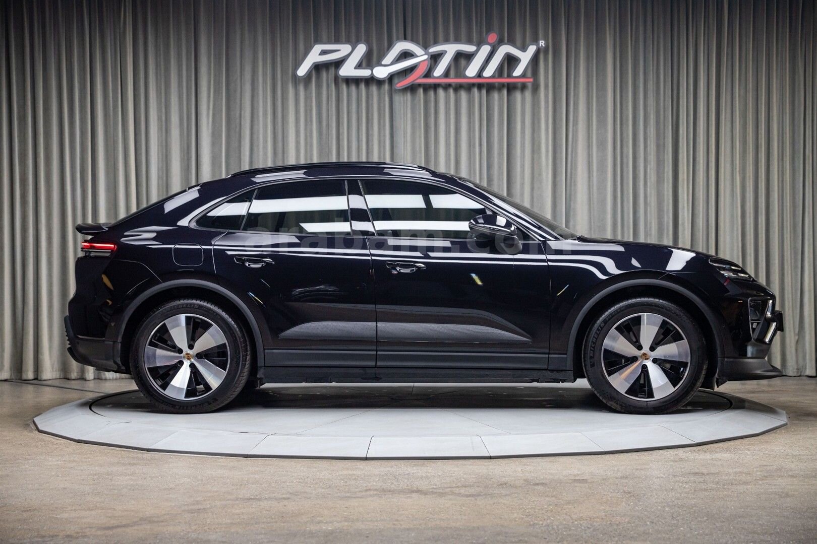 2025 PORSCHE MACAN Macan 4 7