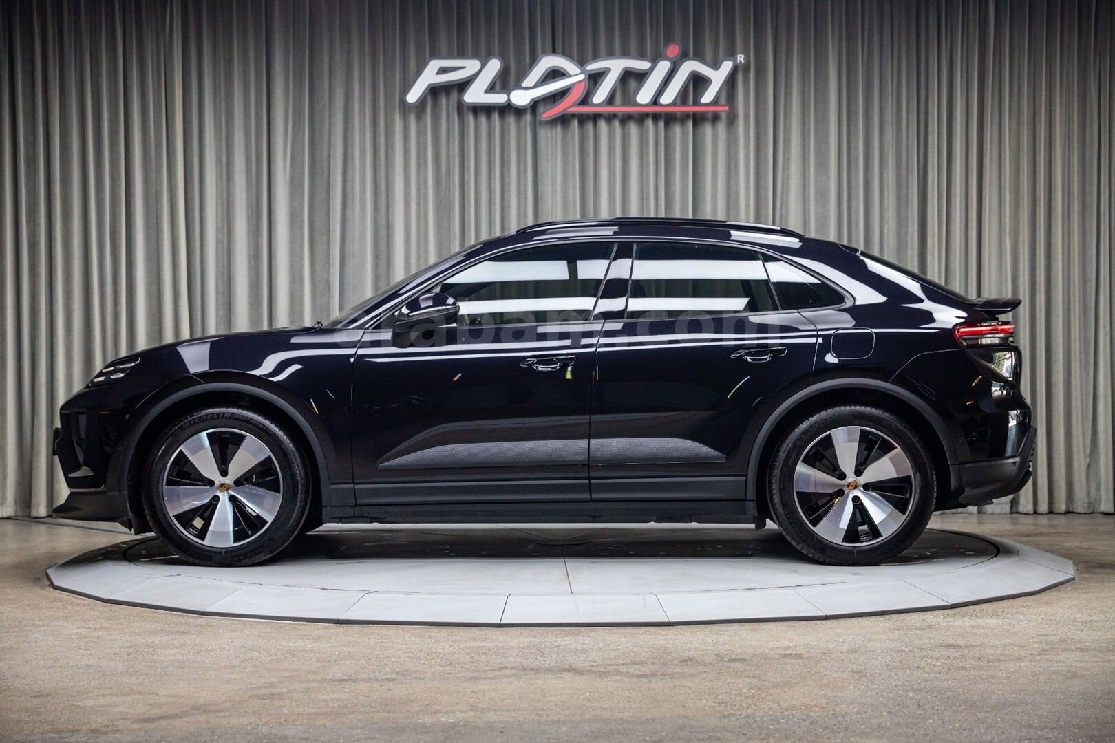 2025 PORSCHE MACAN Macan 4 3