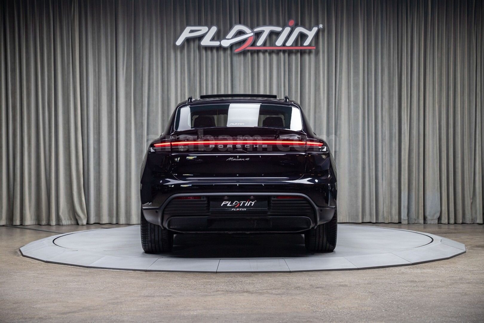 2025 PORSCHE MACAN Macan 4 5