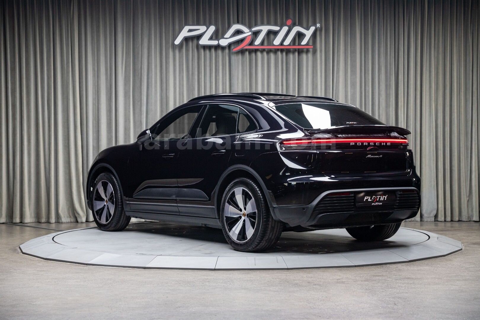 2025 PORSCHE MACAN Macan 4 4
