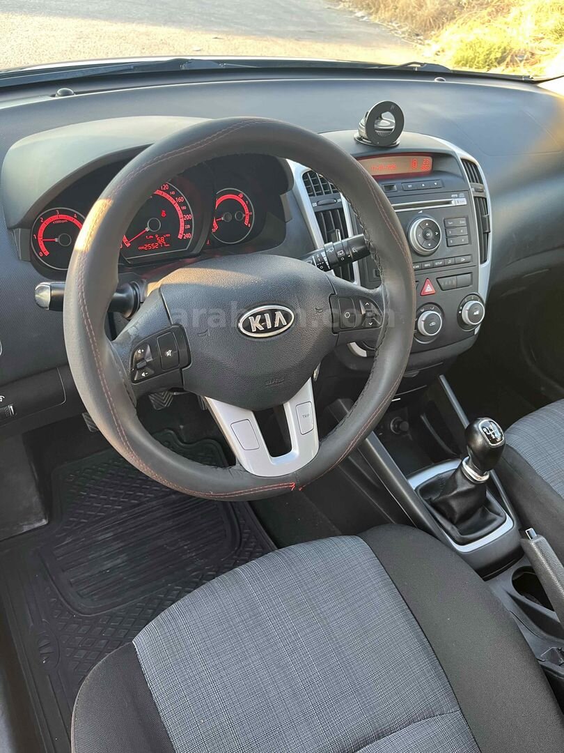 Sahibinden Kia Ceed 1.6 CRDi Cool 2011 Model Ankara 255.500 km Siyah 6