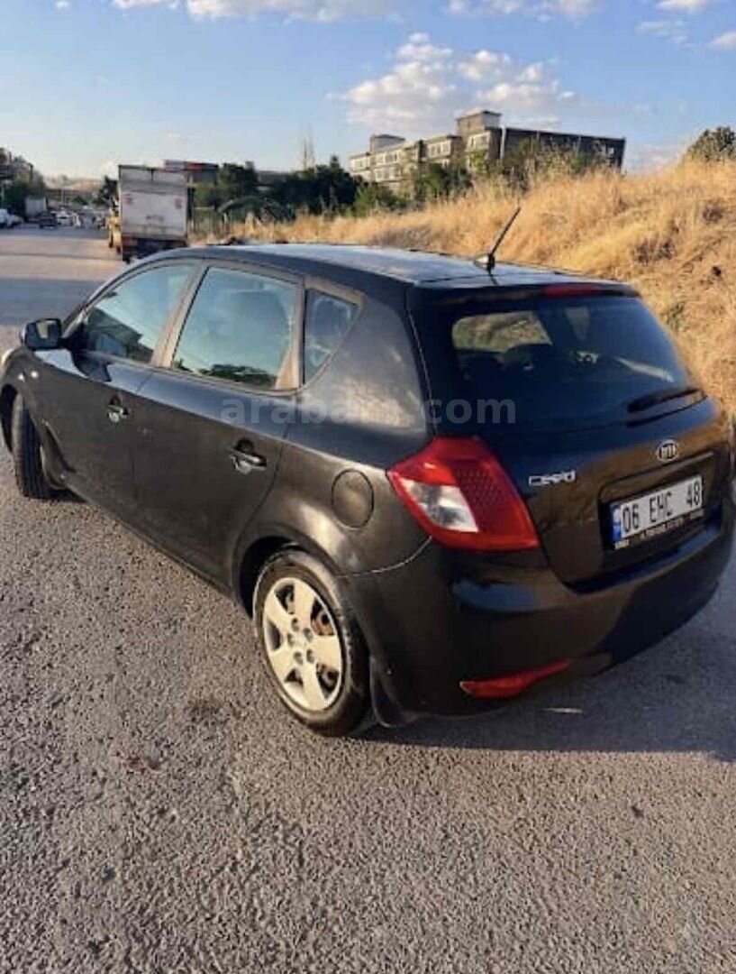 Sahibinden Kia Ceed 1.6 CRDi Cool 2011 Model Ankara 255.500 km Siyah 4
