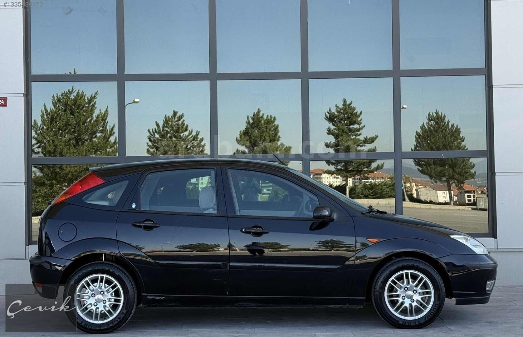 **DEĞİŞENSİZ**FORD FOCUS 1.6 GHİA**213.000KM** 7