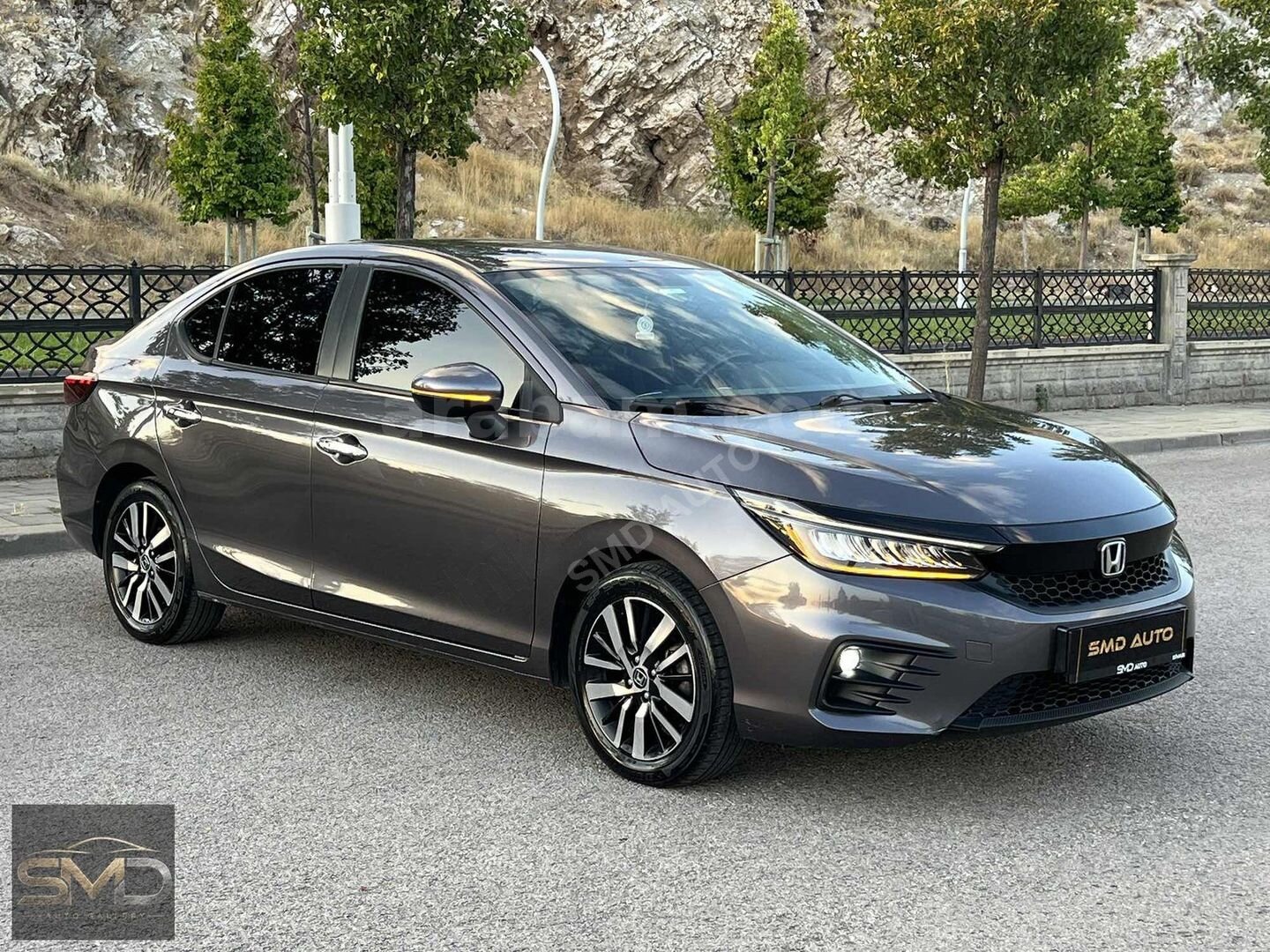 Galeriden Honda City 1.5 i-VTEC Executive 2021 Model Sivas 74.000 km Füme 2