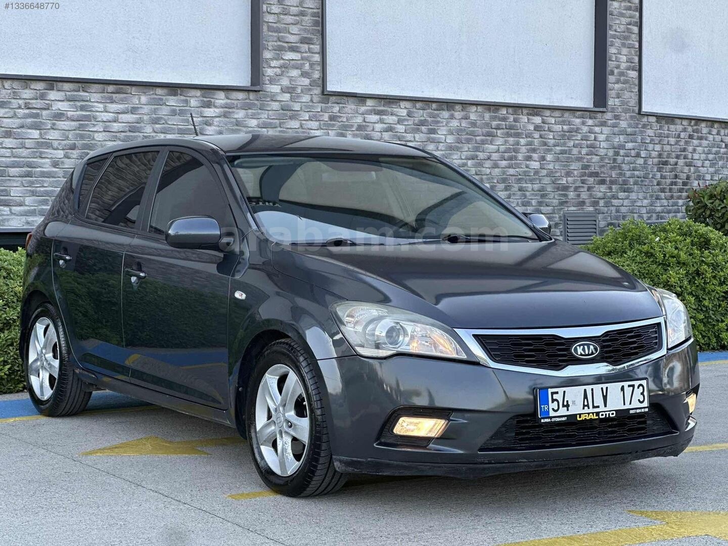 Galeriden Kia Ceed 1.6 CRDi Motion 2012 Model Sakarya 266.000 km Gri 5