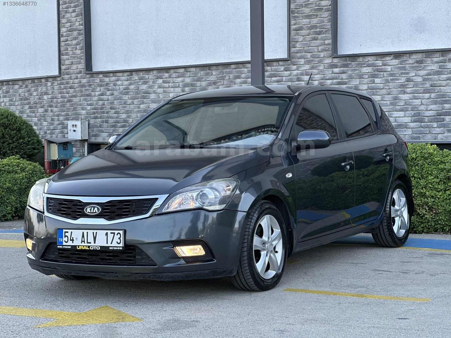 Galeriden Kia Ceed 1.6 CRDi Motion 2012 Model Sakarya 266.000 km Gri 4